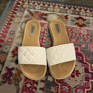 Steve Madden Flat White Quilted Sandal 8
